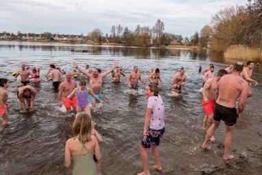 Nieuwjaarsduik 2022 Tijningen Plas
